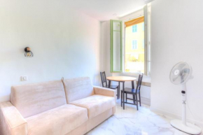 Furnished Studio in A Lively Area Near The Beaches, Nice